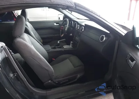 2008 Ford Mustang V6 Deluxe/V6 Premium z USA, uszkodzony, nr VIN 1ZVHT84N785134742